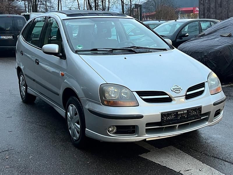 Silber Gebraucht 2002 Nissan Almera Tino Van / Kleinbus | 1.390 € (Etwas zu teuer) - Bild 1/4