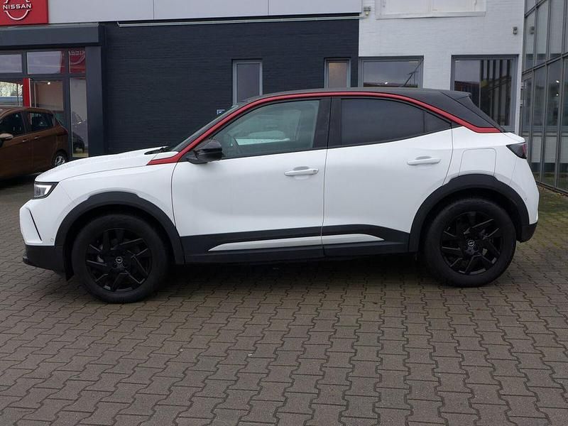 Gebraucht Opel Mokka-e GS Line 100 kW (136 PS) 2022 Jade weiss/arktis weiss SUV