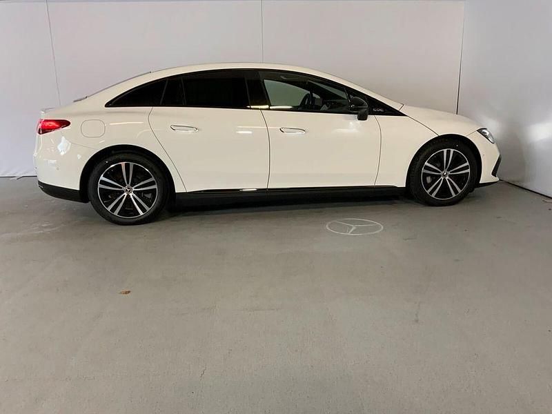 Gebraucht Mercedes EQE350 Night 214 kW (292 PS) 2024 Unilack polarweiß Limousine