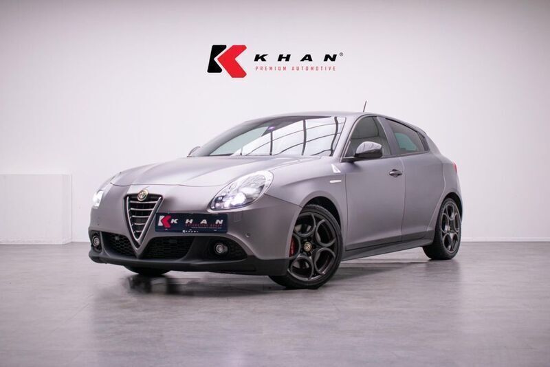 Grau Gebraucht 2015 Alfa Romeo Giulietta Quadrifoglio Verde Kleinwagen | 20.455 € - Bild 1/4