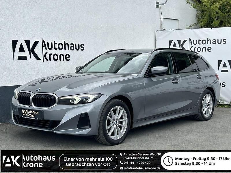 Grau Gebraucht 2022 BMW 320 Limousine | 23.590 € (Fairer Preis) - Bild 1/4