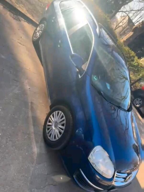 Blau Gebraucht 2008 VW Golf V Limousine | 2.400 € (Fairer Preis) - Bild 1/4