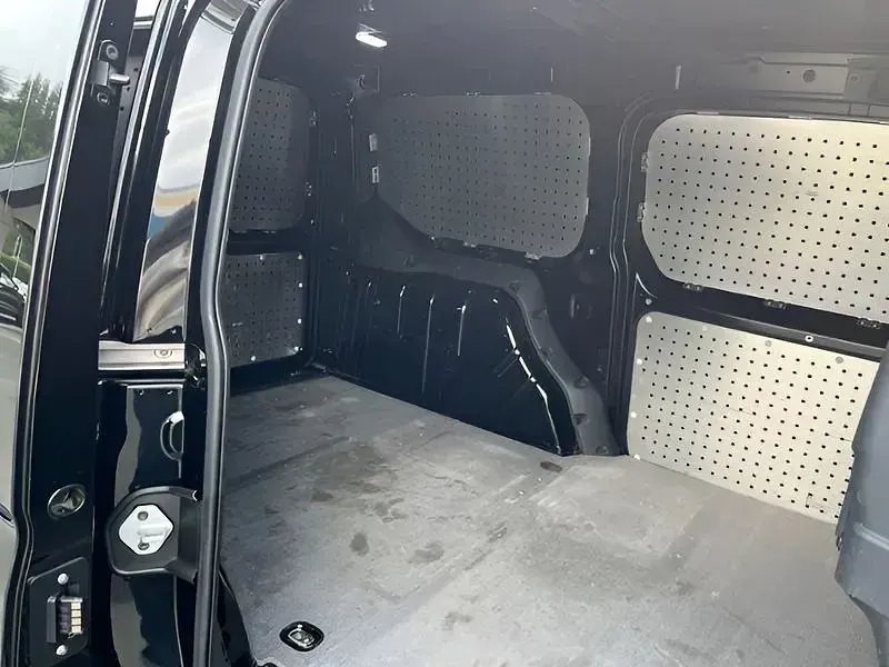 Gebraucht VW Caddy 122 PS (89 kW) 2023 Schwarz Van / Kleinbus