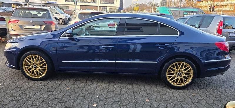 Gebraucht VW Passat 160 PS (117 kW) 2010 Blau Limousine