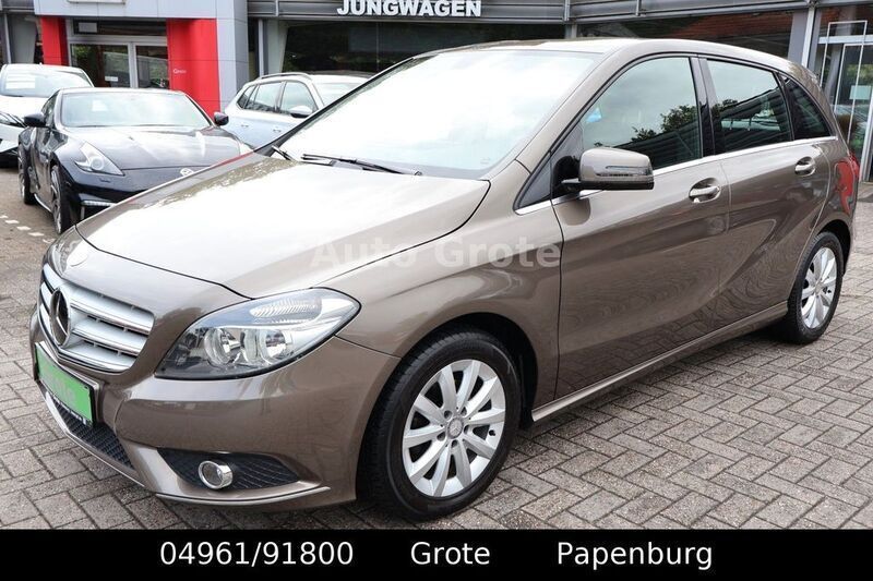 Grau Gebraucht 2013 Mercedes B180 Edition Van / Kleinbus | 9.990 € (Fairer Preis) - Bild 1/4