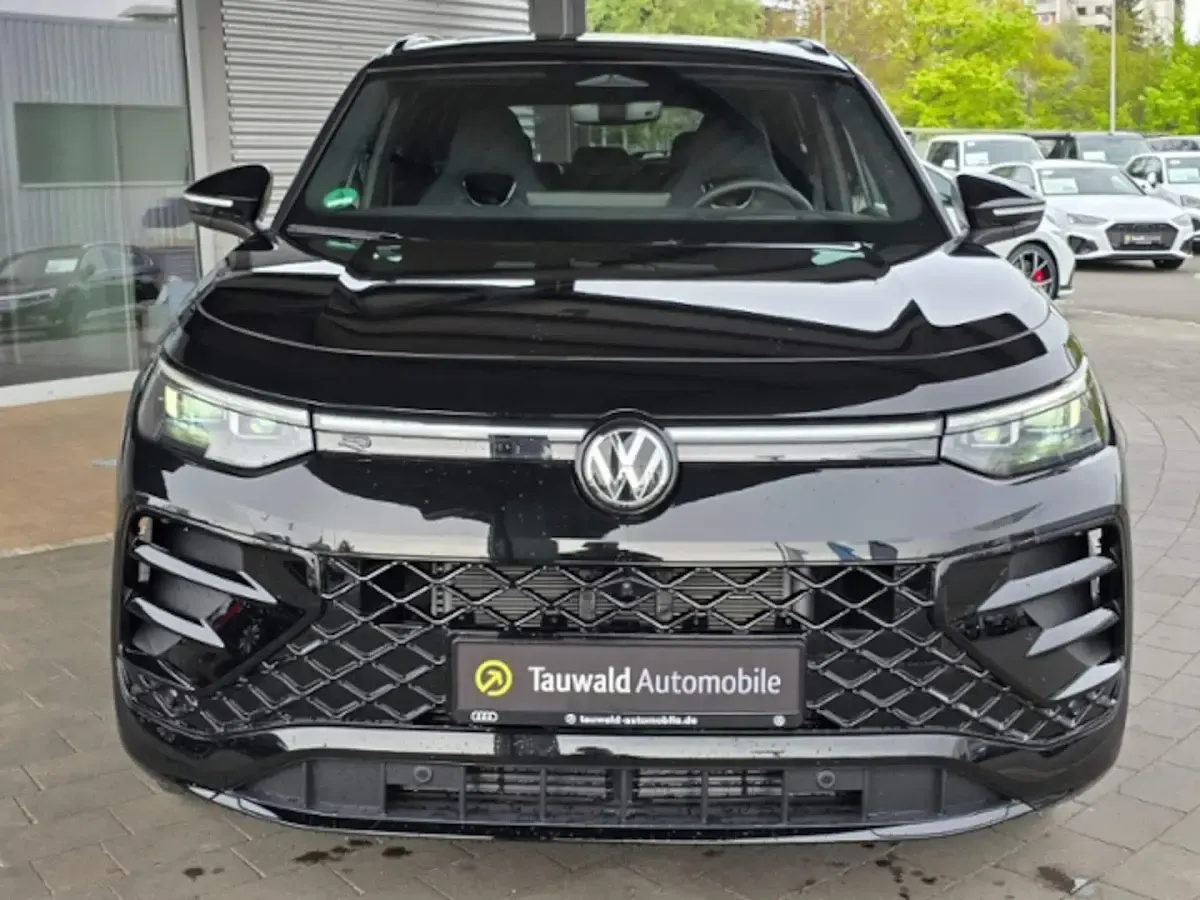 Gebraucht VW Tayron R-line 265 PS (194 kW) 2025 Grenadillschwarz metallic SUV