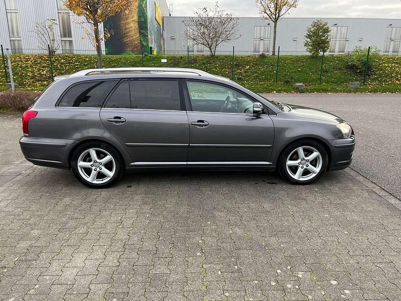 Gebraucht 2007 Toyota Avensis Sol Kombi | 2.400 € (Fairer Preis) - Bild 1/4