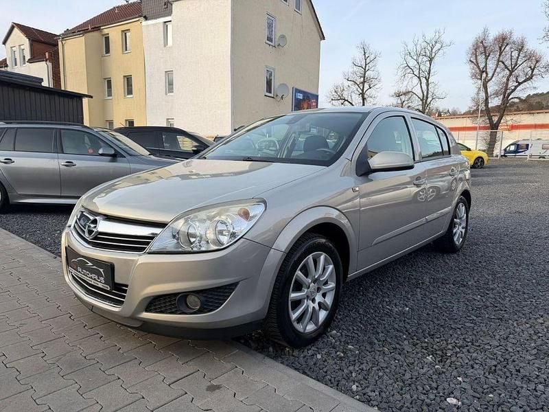Gebraucht Opel Astra Edition 140 PS (102 kW) 2008 Grau Limousine