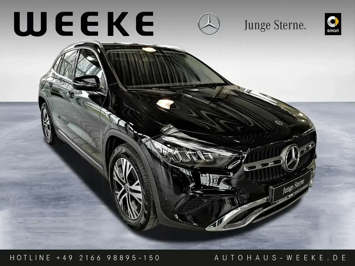 Gebraucht Mercedes GLA180 Advanced 136 PS (100 kW) 2024 Schwarz SUV