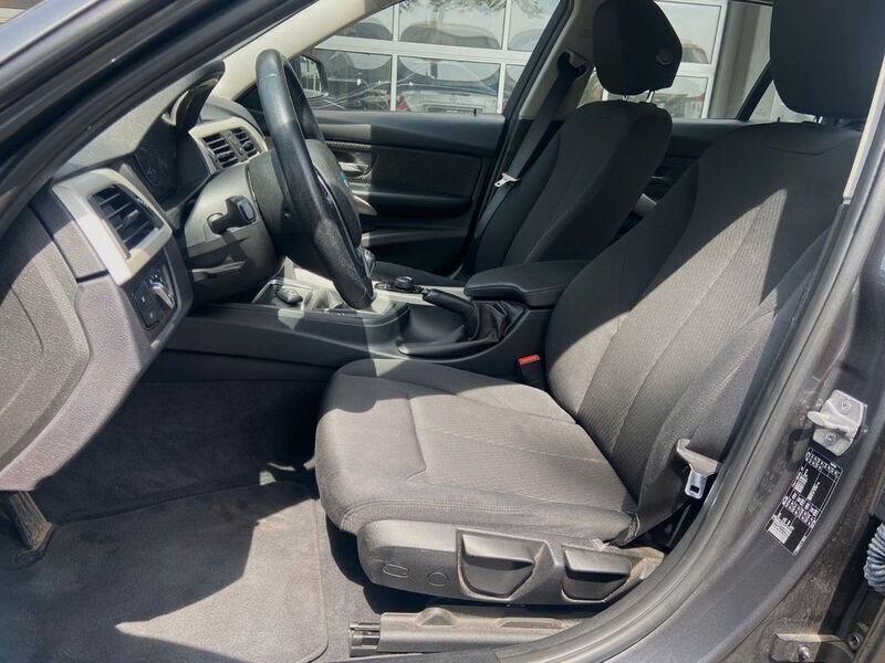 Gebraucht BMW 318 Luxury Line 136 PS (100 kW) 2016 Grau Kombi
