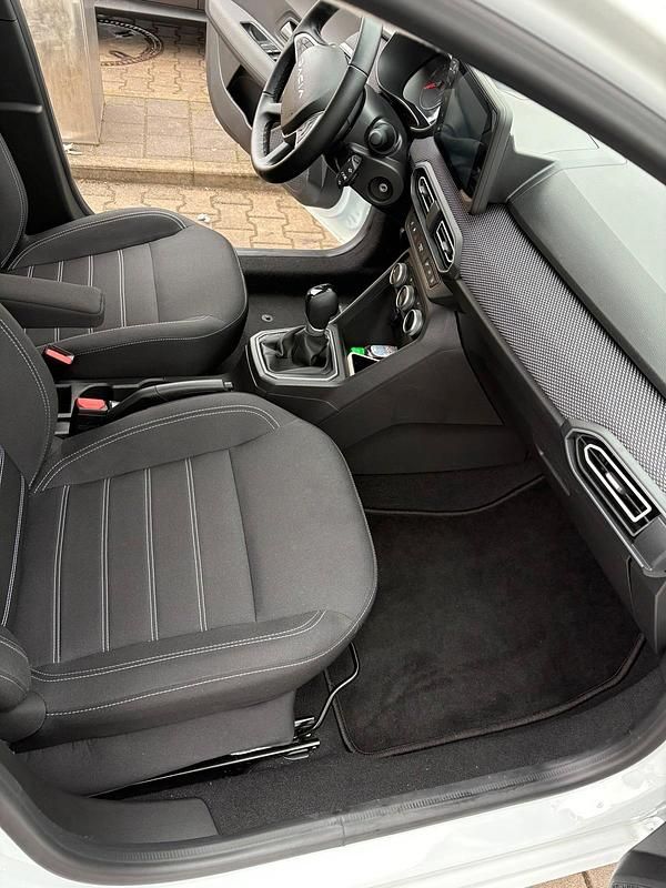 Gebraucht Dacia Sandero Expression 91 PS (66 kW) 2025 Weiß Kleinwagen