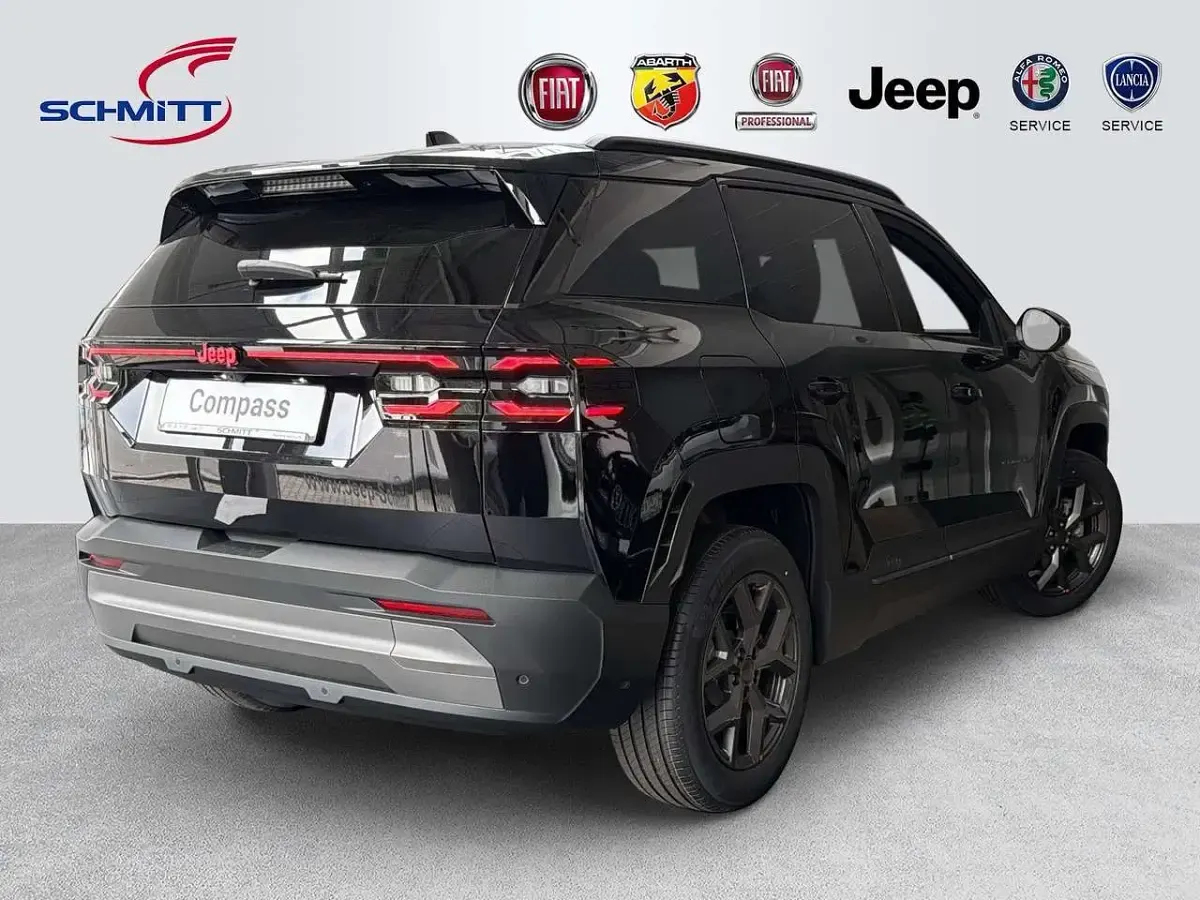 Uusi Jeep Compass 145 HP (106 kW) 2026 Musta Katumaasturi