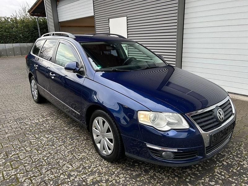 Gebraucht VW Passat 140 PS (102 kW) 2010 Blau Limousine