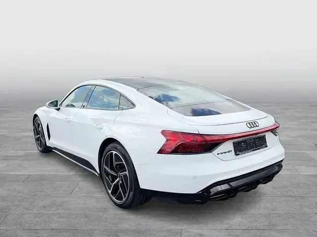 Gebraucht Audi e-tron GT quattro Sport 350 kW (476 PS) 2022 Weiß Limousine