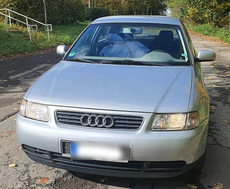 Grau Gebraucht 1998 Audi A3 Kleinwagen | 2.600 € (Fairer Preis) - Bild 1/4