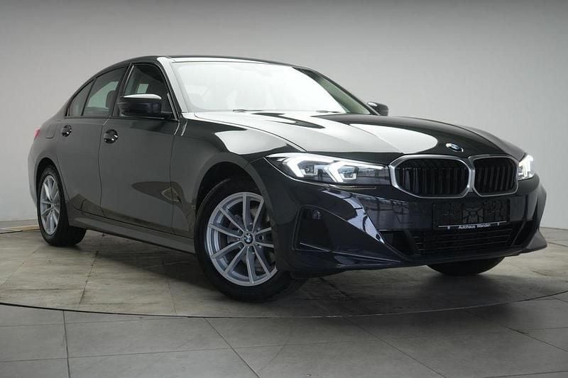 Dravitgrau Gebraucht 2024 BMW 320 Limousine | 33.490 € (Superpreis) - Bild 1/4