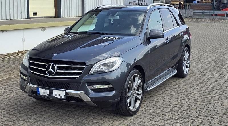 Grau Gebraucht 2014 Mercedes ML350 SUV | 15.999 € (Guter Preis) - Bild 1/4