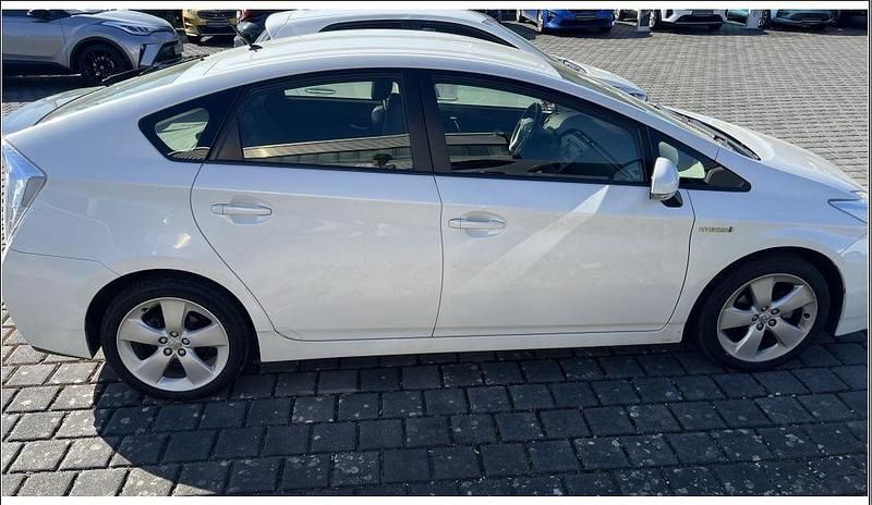Gebraucht Toyota Prius 136 PS (100 kW) 2012 Weiß Limousine