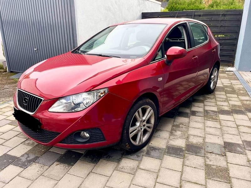 Rot Gebraucht 2011 Seat Ibiza Kleinwagen | 2.800 € (Fairer Preis) - Bild 1/4