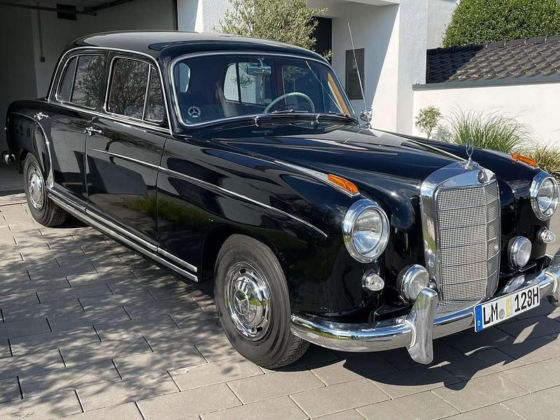 Gebraucht Mercedes 220 133 PS (97 kW) 1959 Schwarz Limousine