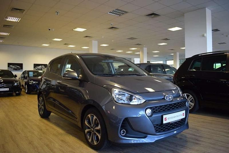 Gebraucht Hyundai i10 Style 87 PS (63 kW) 2017 Grau Kleinwagen