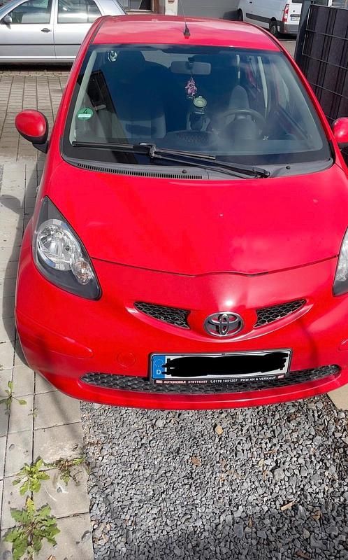 Rot Gebraucht 2006 Toyota Aygo Kleinwagen | 1.450 € (Guter Preis) - Bild 1/4