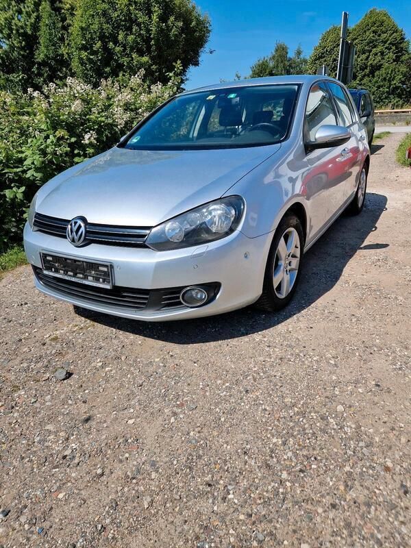Silber Gebraucht 2011 VW Golf VI Limousine | 4.999 € (Fairer Preis) - Bild 1/4