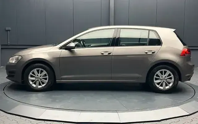 Gebraucht VW Golf VII Comfortline 105 PS (77 kW) 2015 Grau Limousine