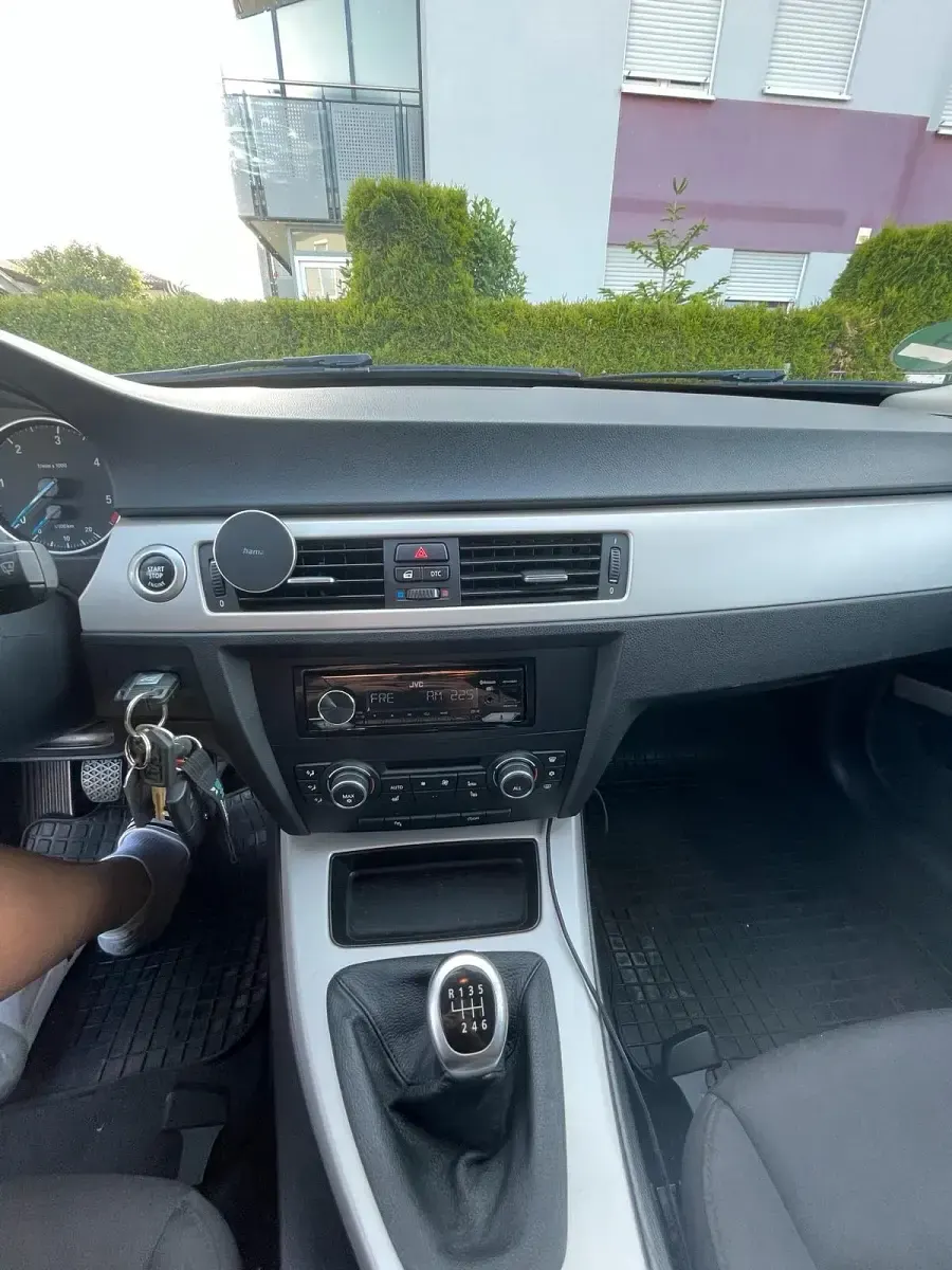 Gebraucht BMW 318 143 PS (105 kW) 2012 Silber Kombi