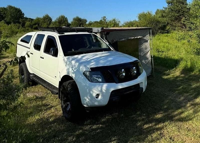 Weiß Gebraucht 2011 Nissan Navara Abholung | 14.500 € (Etwas zu teuer) - Bild 1/4