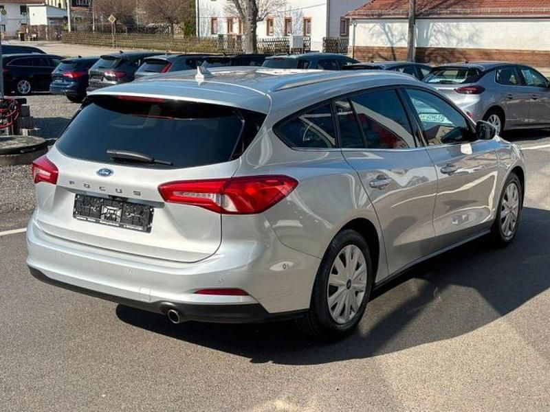 Używany Ford Focus Titanium 120 KM (88 kW) 2020 Srebrny Kombi