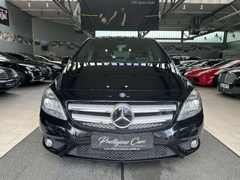 Schwarz Gebraucht 2012 Mercedes B180 Sport Van / Kleinbus | 12.449 € (Fairer Preis) - Bild 1/4