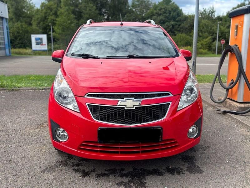Rot Gebraucht 2010 Chevrolet Spark Kleinwagen | 1.000 € (Superpreis) - Bild 1/4