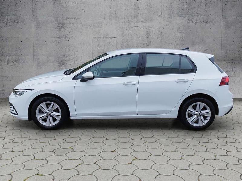 Gebraucht VW Golf VIII S 131 PS (96 kW) 2022 Weiß Limousine