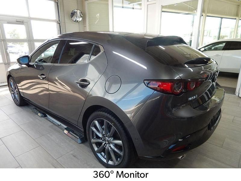 Neu Mazda 3 Exclusive 140 PS (102 kW) 2026 Grau Limousine