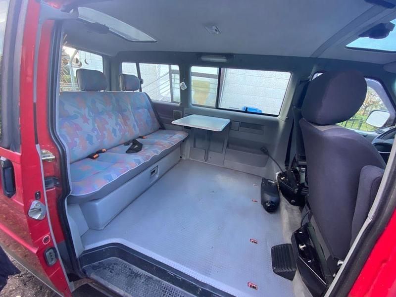 Second-hand VW T4 151 CP (111 kW) 1994 Roșu Van