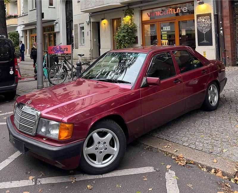 Rot Gebraucht 1991 Mercedes 190 Limousine | 5.900 € - Bild 1/4