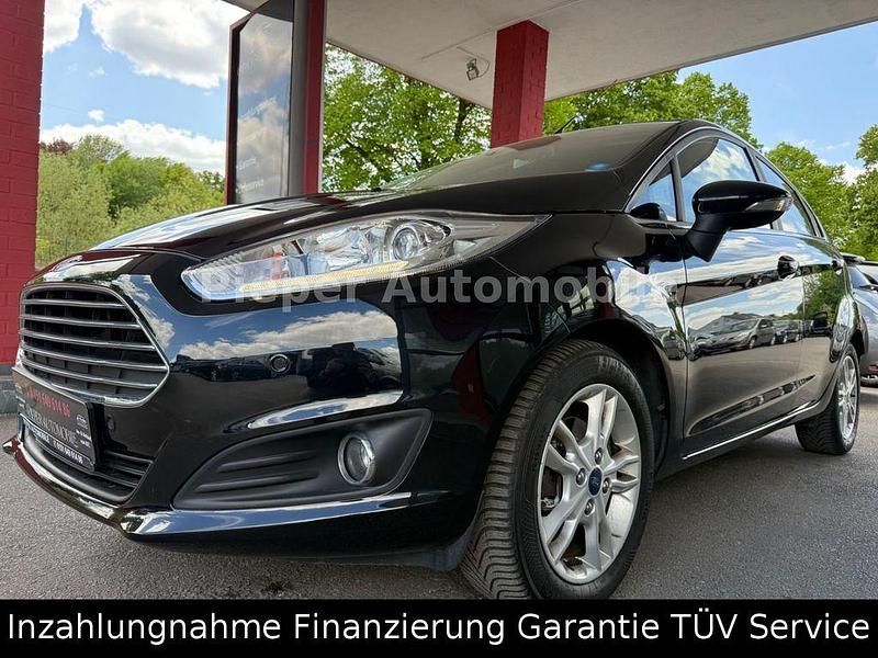 Gebraucht Ford Fiesta Titanium 125 PS (91 kW) 2015 Schwarz Limousine