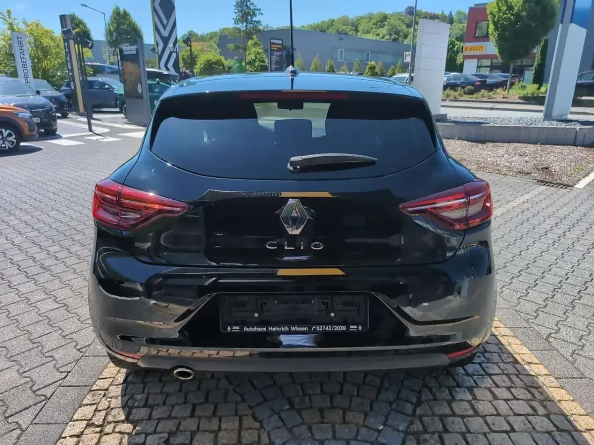 Gebraucht Renault Clio V Zen 91 PS (66 kW) 2022 Black pearlschwarz metallic Kleinwagen