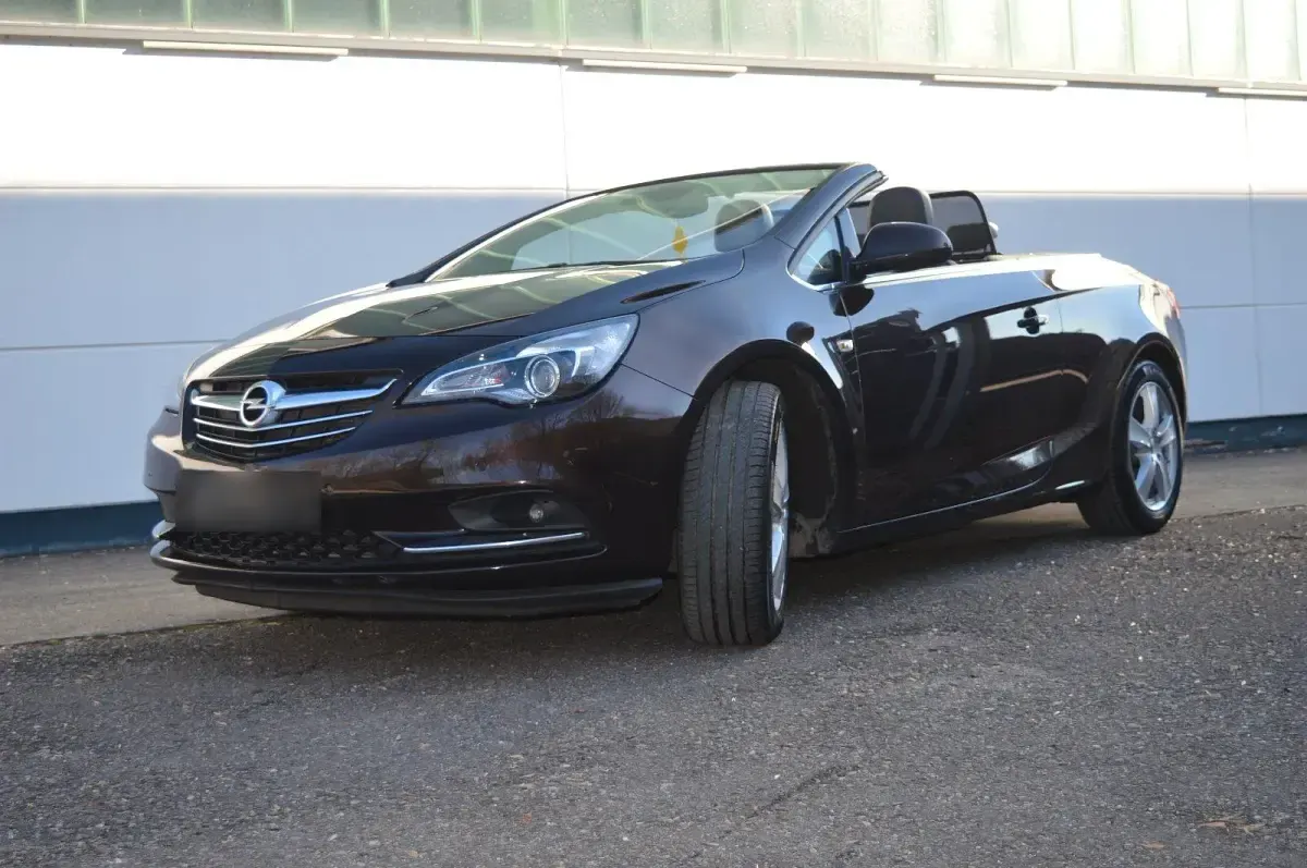 Usata Opel Cascada 165 CV (121 kW) 2015 Cabrio