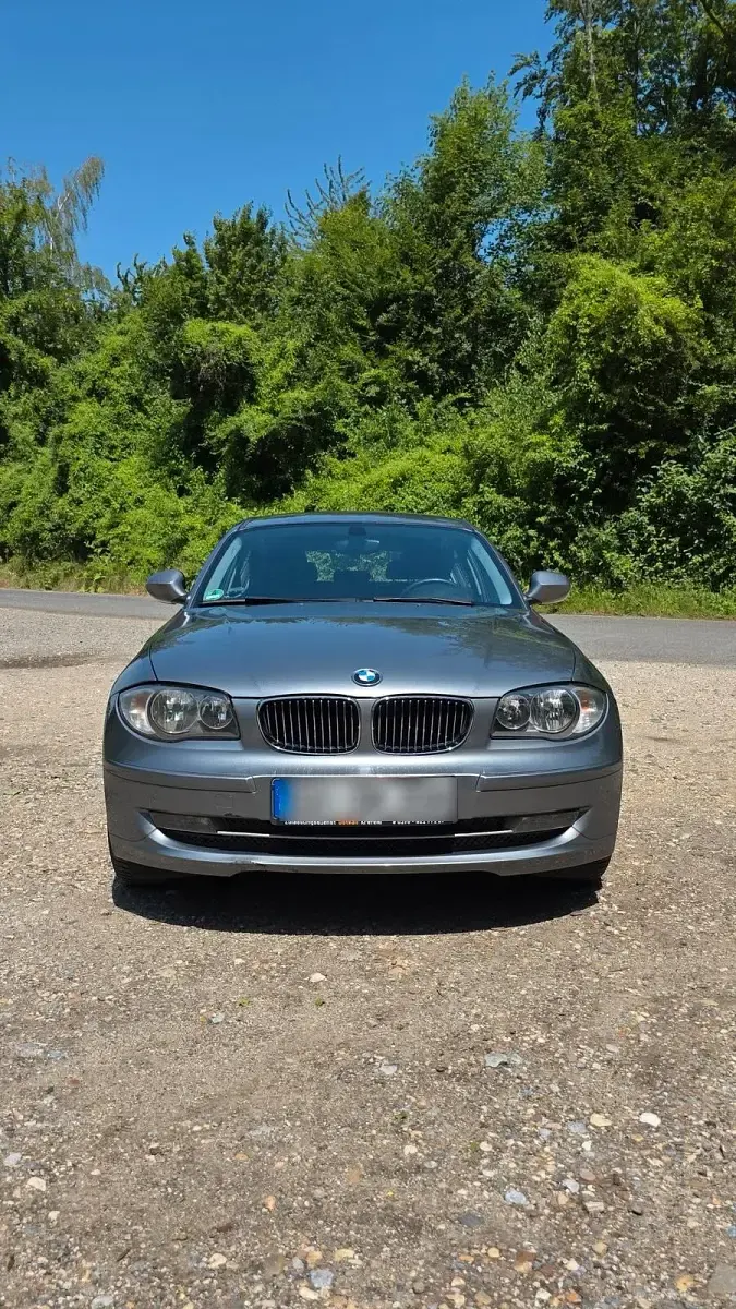 Gebraucht BMW 116 Basis 122 PS (89 kW) 2010 Grau Kleinwagen