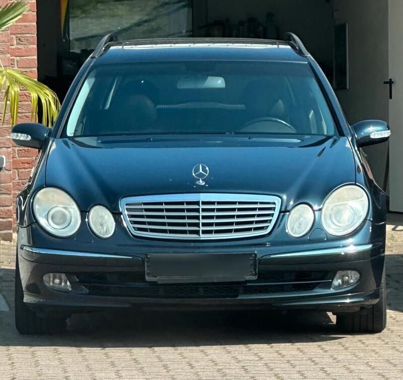 Schwarz Gebraucht 2003 Mercedes E270 Kombi | 2.600 € (Fairer Preis) - Bild 1/4