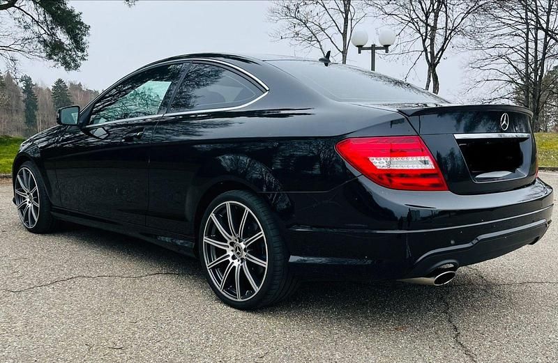 Gebraucht Mercedes C200 184 PS (135 kW) 2013 Schwarz Coupé