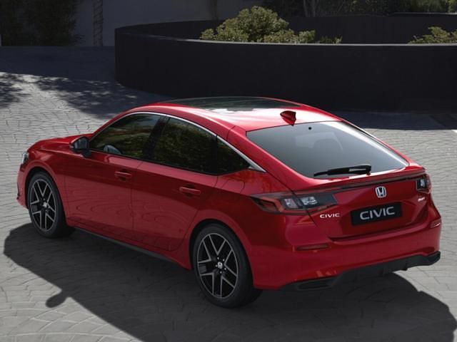 Premium crystal red metallic premium crystal red metallic Neu 2025 Honda Civic Advance Limousine | 36.878 € (Fairer Preis) - Bild 1/3