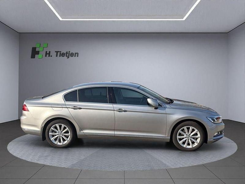 Gebraucht VW Passat Highline 150 PS (110 kW) 2017 Silber Limousine