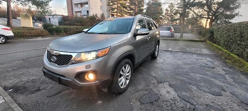 Grau Gebraucht 2011 Kia Sorento SUV | 6.800 € (Guter Preis) - Bild 1/4