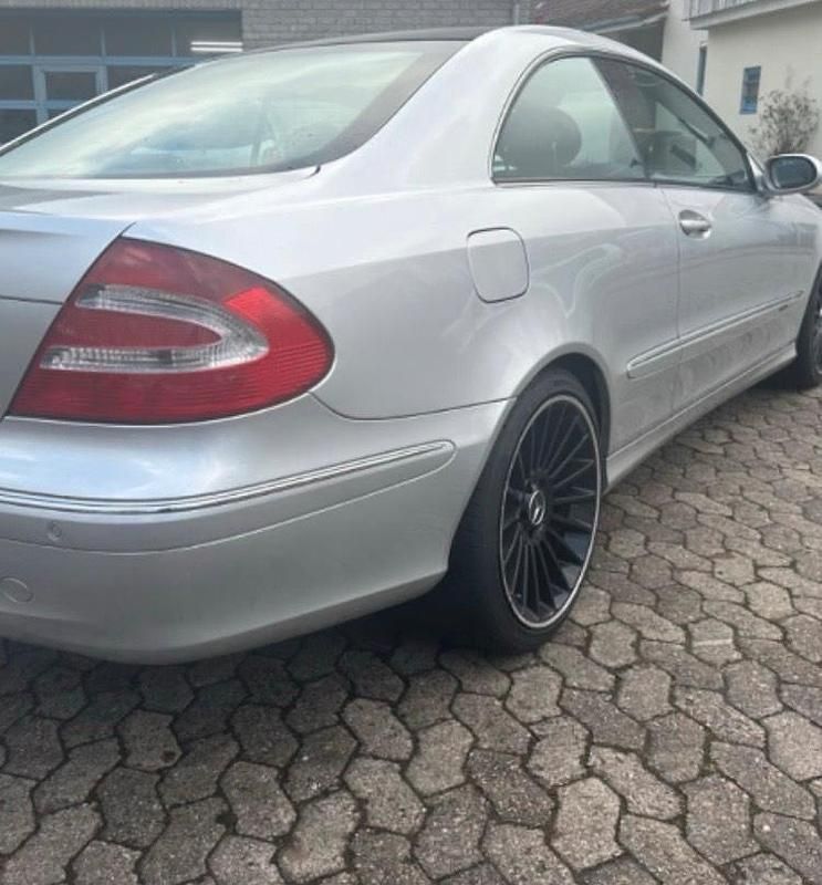 Gebraucht Mercedes CLK240 170 PS (125 kW) 2002 Silber Coupé