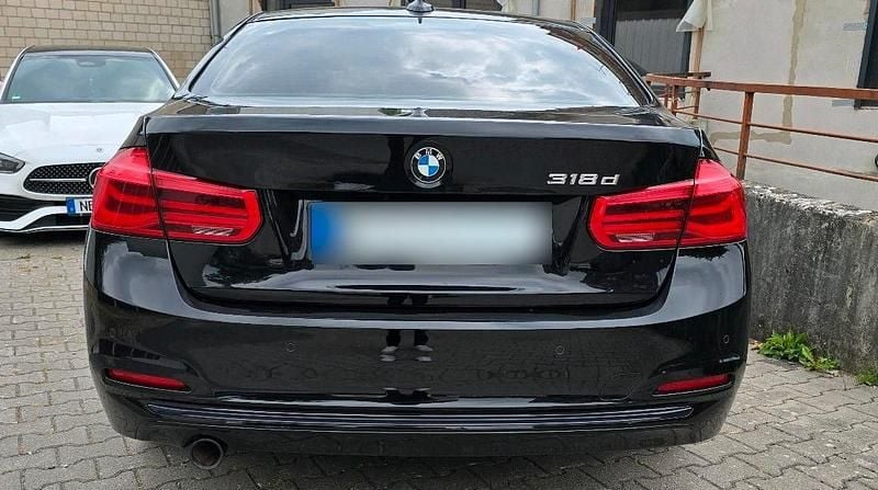 Gebraucht BMW 318 150 PS (110 kW) 2017 Schwarz Limousine