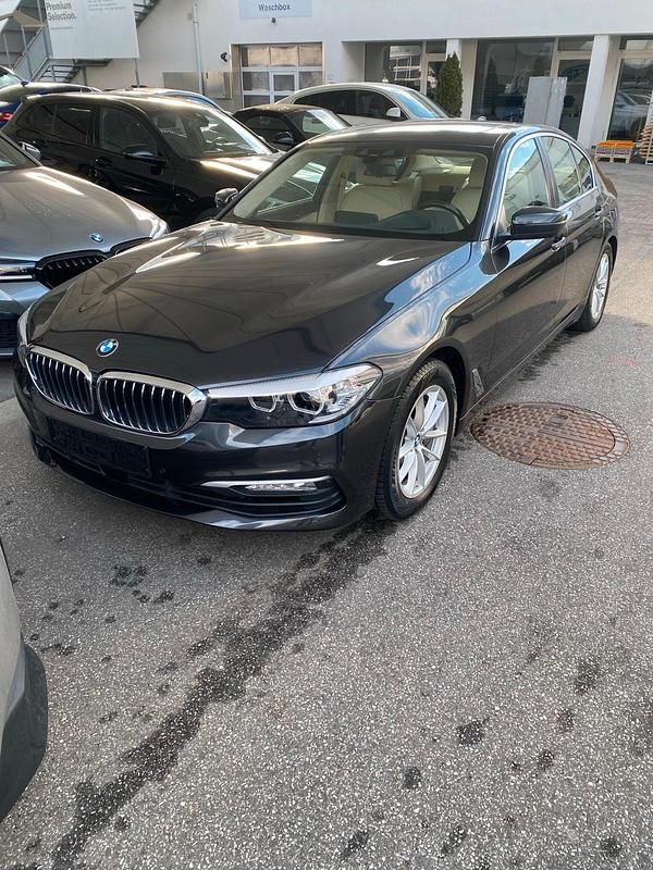 Grau Gebraucht 2017 BMW 540 Limousine | 22.000 € - Bild 1/3