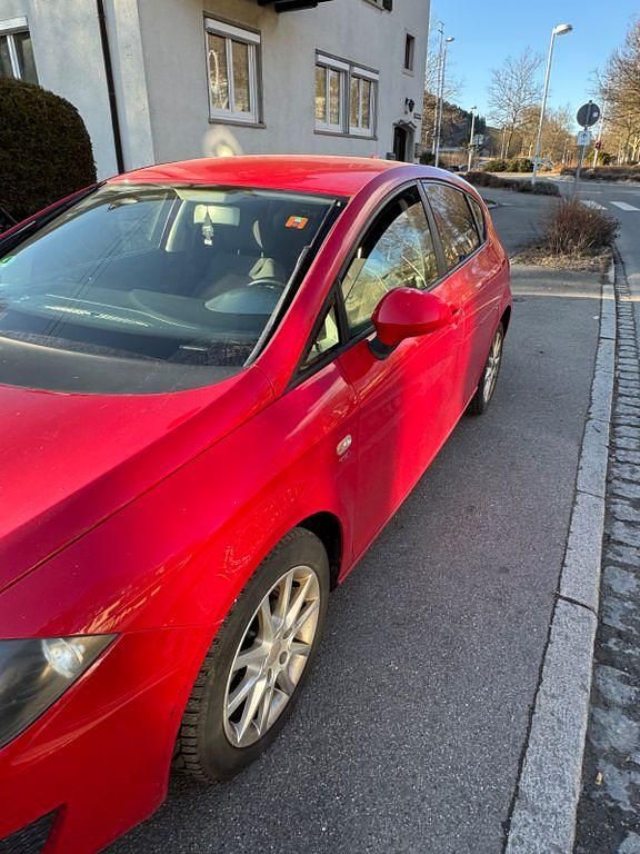 Gebraucht Seat Leon Comfort 125 PS (91 kW) 2009 Rot Kleinwagen